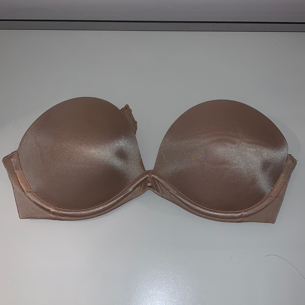 Victoria’s Secret Very Sexy nude strapless bra